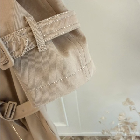 🚩steal authentic Valentino Beige Trench Coat with Stud Accents - Picture 5 of 9